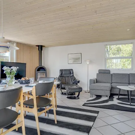 Wilja - 400m From The Sea By Interhome *